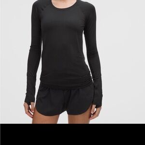 lululemon Sz 6 Swiftly Tech Long-Sleeve Shirt 2.0 (hip length)